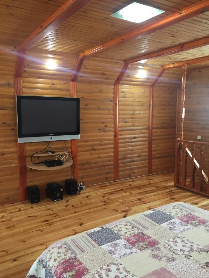 Домик для отдыха рядом Днепр Черкассы Экстерьер фото